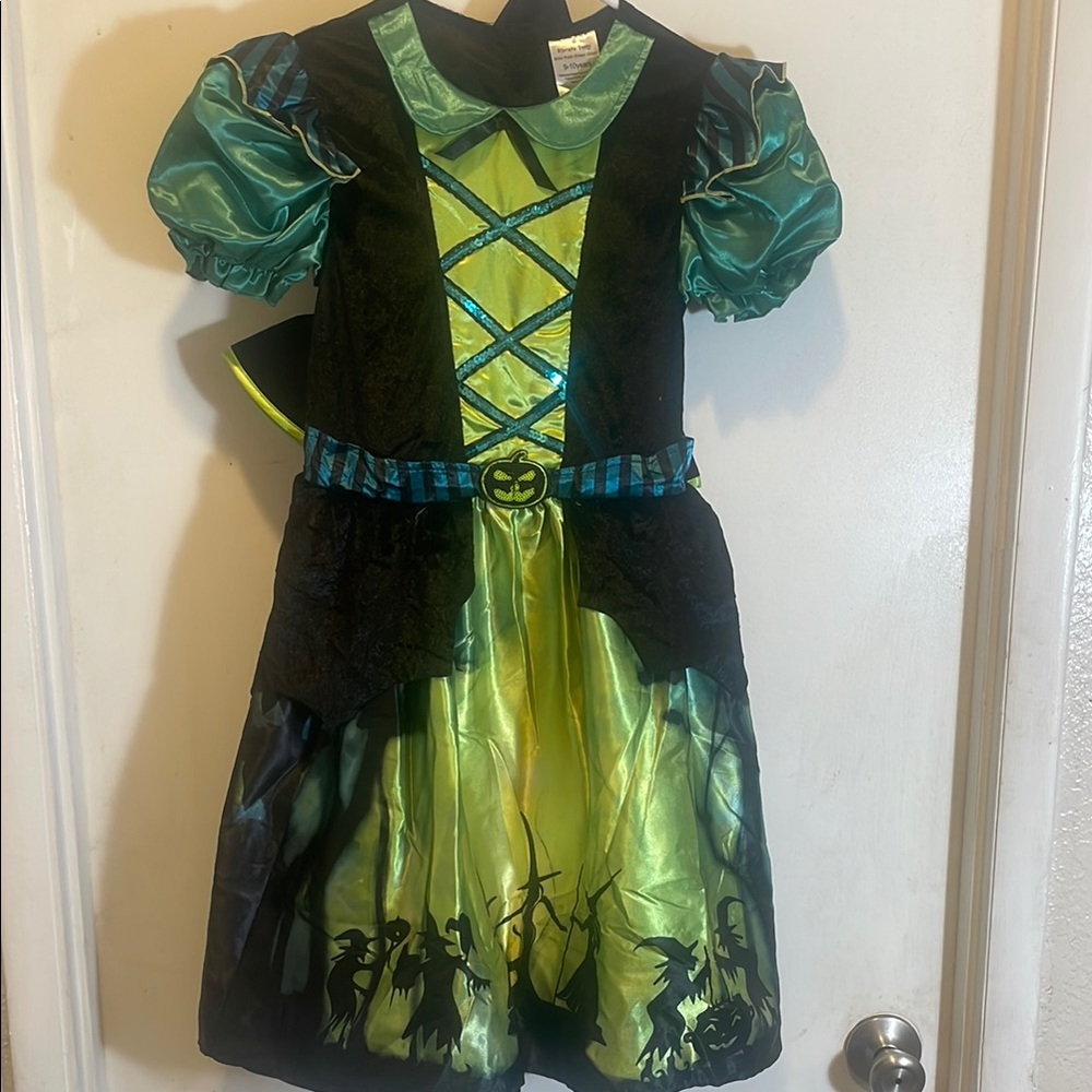 Posh green witch
